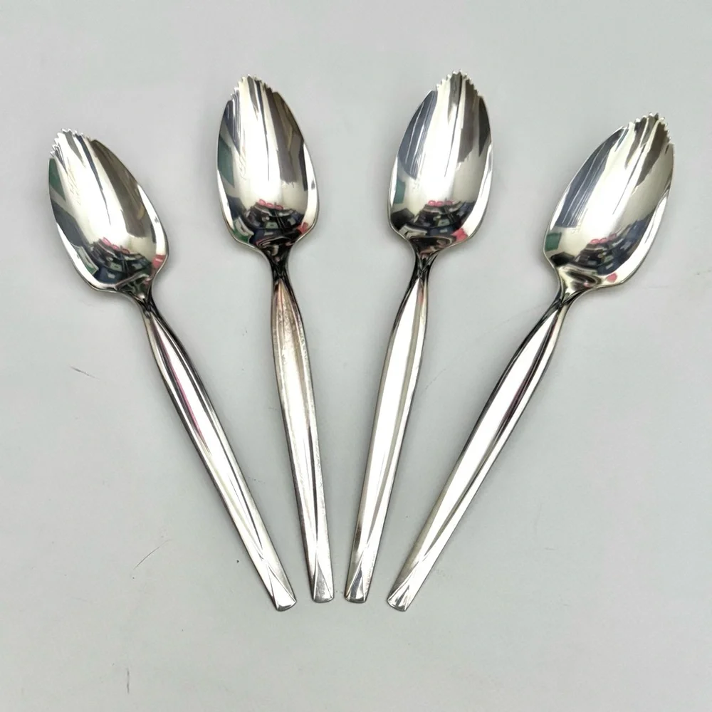 Vintage 1960s Wm Rogers Silverplate Grapefruit Spoons Set of 4 Serrated Flatware